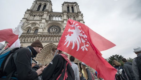Corner Item Image - Rozpoczęła się pielgrzymka do Chartres. Idą Polacy, czy wiesz ilu?