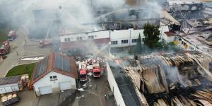 Fabryka Paluszków Beskidzkich spłonęła. Zwolnień nie będzie. „Każdy dostanie wynagrodzenie”
