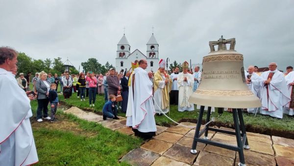 Dzwon Głos Nienarodzonych w Kazachstanie
