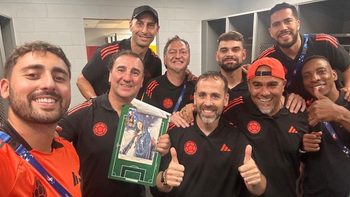 Néstor Lorenzo, de la selección de futbol de Colombia devoto de la Virgen