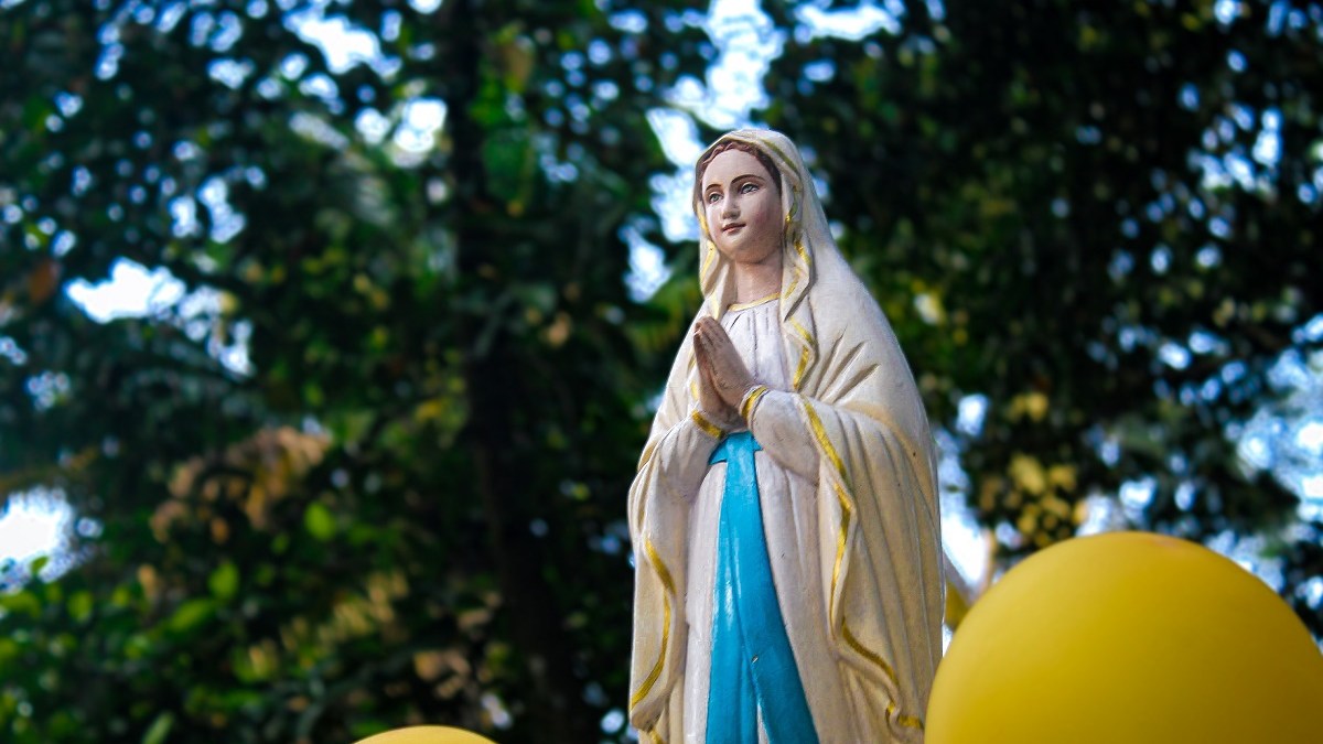 Mary statue