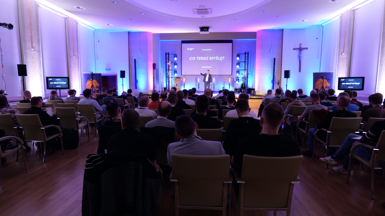 [GALERIA] „Po rekolekcjach wiele się zmieniło”. Nietypowe ćwiczenia dla mężczyzn