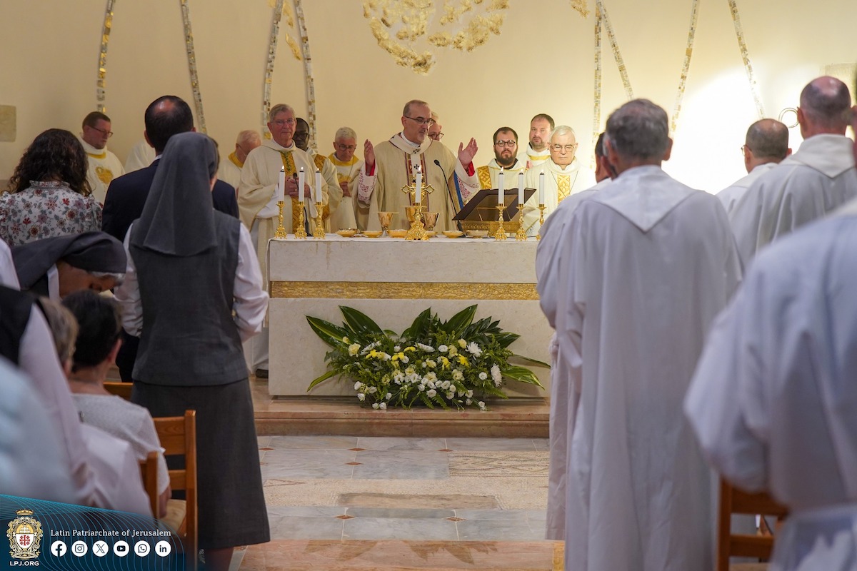 Latin Patriarch of Jerusalem celebrates Mass