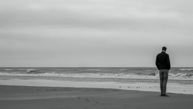 Mężczyzna na plaży