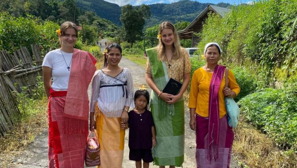 Zosia Dębska i Rozalia Cisoń na misjach w Indiach