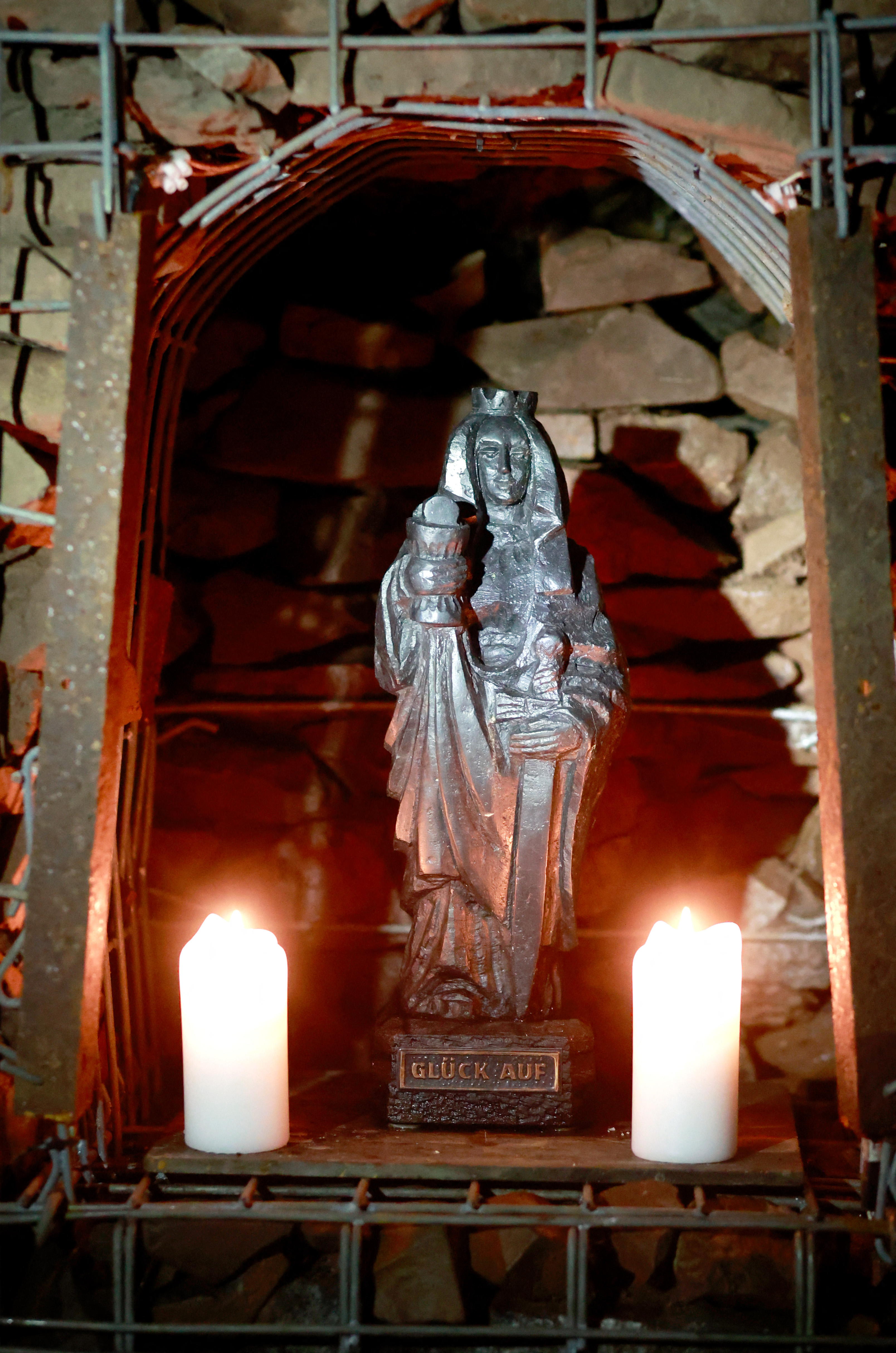 Patronka dobrej śmierci. Modlą się do niej nie tylko górnicy [galeria]