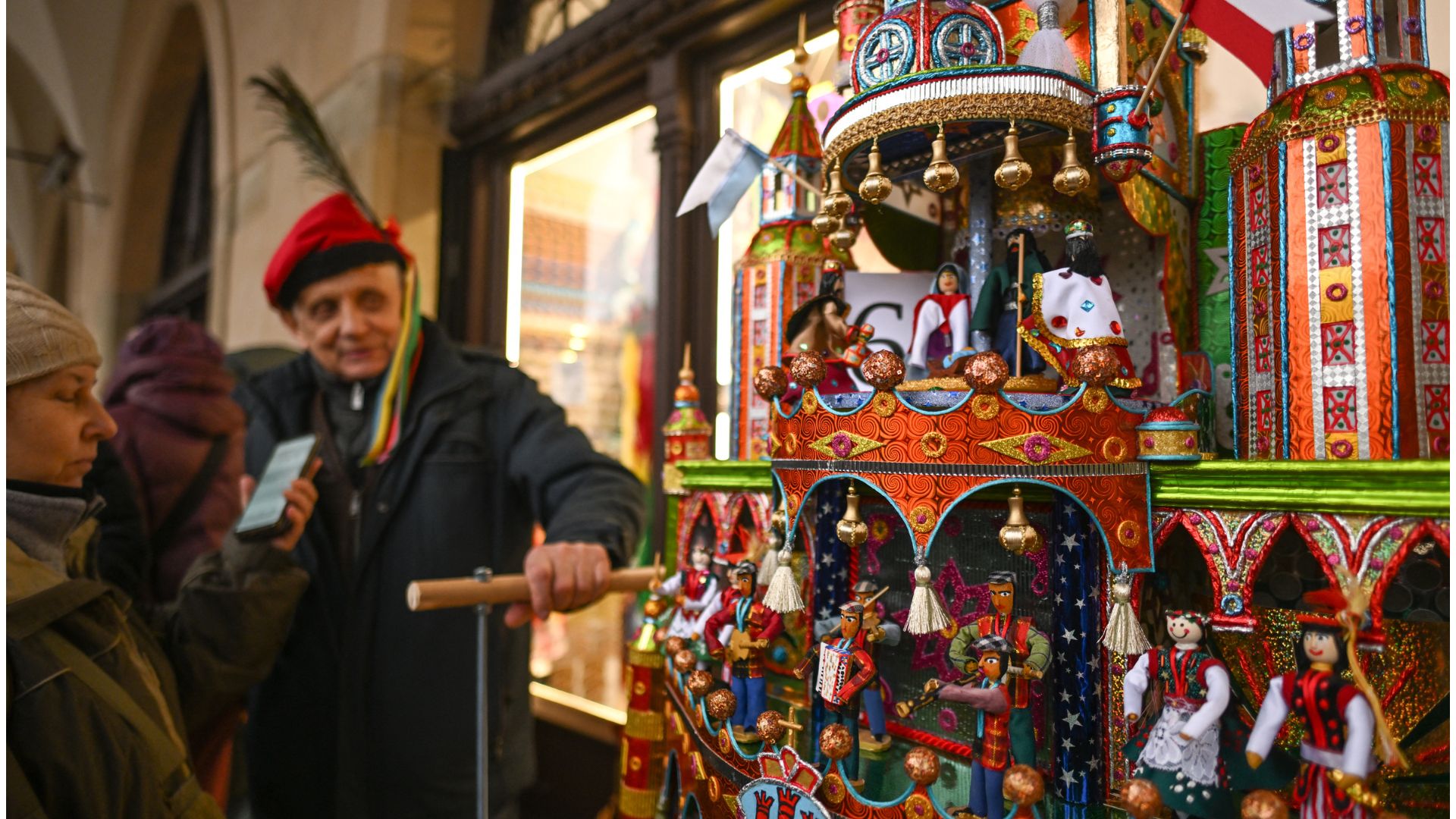 {"rendered":"Najbardziej kolorowe Bo\u017ce Narodzenie na \u015bwiecie! Zobacz niezwyk\u0142e szopki krakowskie [galeria]"}