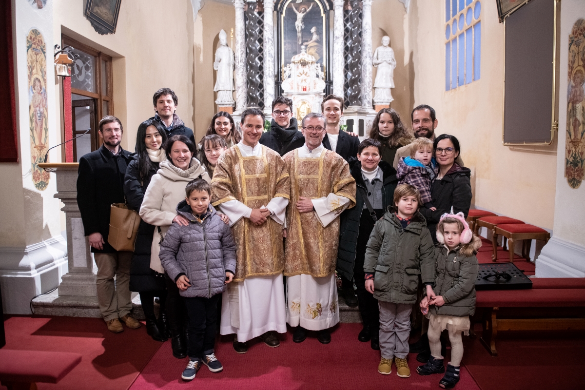 [GALERIA] Wyjątkowe święcenia. Przy ołtarzy stanęli ojciec i syn!