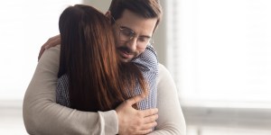 Moc przebaczenia: jak uzdrowić i odnowić więzi rodzinne