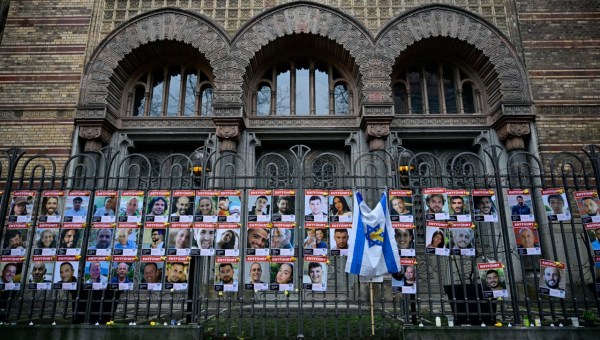 Zdjęcia zakładników przetrzymywanych przez Hamas