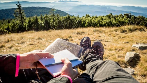 Corner Item Image - Biblia wraca na listy bestselerów w tym laickim kraju