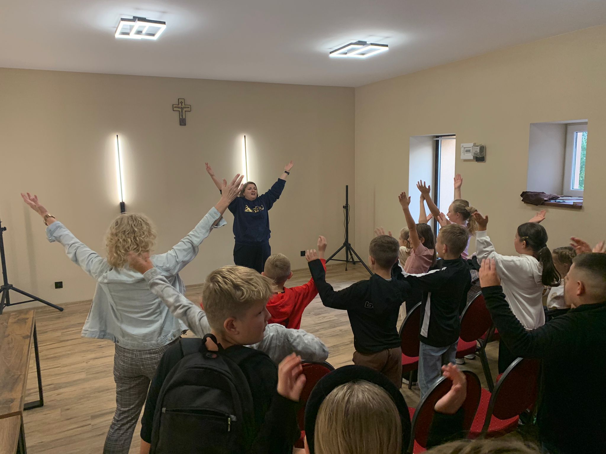 [GALERIA] Dla Jezusa zrobi wszystko. A On dla niej nawet… odśnieża!