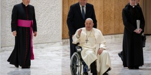 Papież Franciszek w szpitalu. Trwa modlitwa wiernych na całym świecie