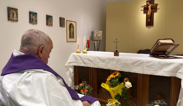 Corner Hero Image - Anioł Pański: Papież Franciszek wyraża solidarność z chorymi podczas „czasu próby” w szpitalu i modli się o pokój