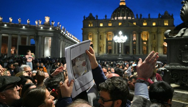 Corner Item Image - Sede vacante. Kto rządzi w Watykanie po śmierci papieża Franciszka?