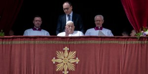 Urbi et Orbi – Papież Franciszek: Chrystus zmartwychwstał! W tym orędziu zawarty jest cały sens naszej egzystencji 
