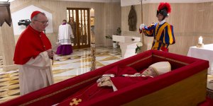Modlitwy za zmarłego papieża Franciszka