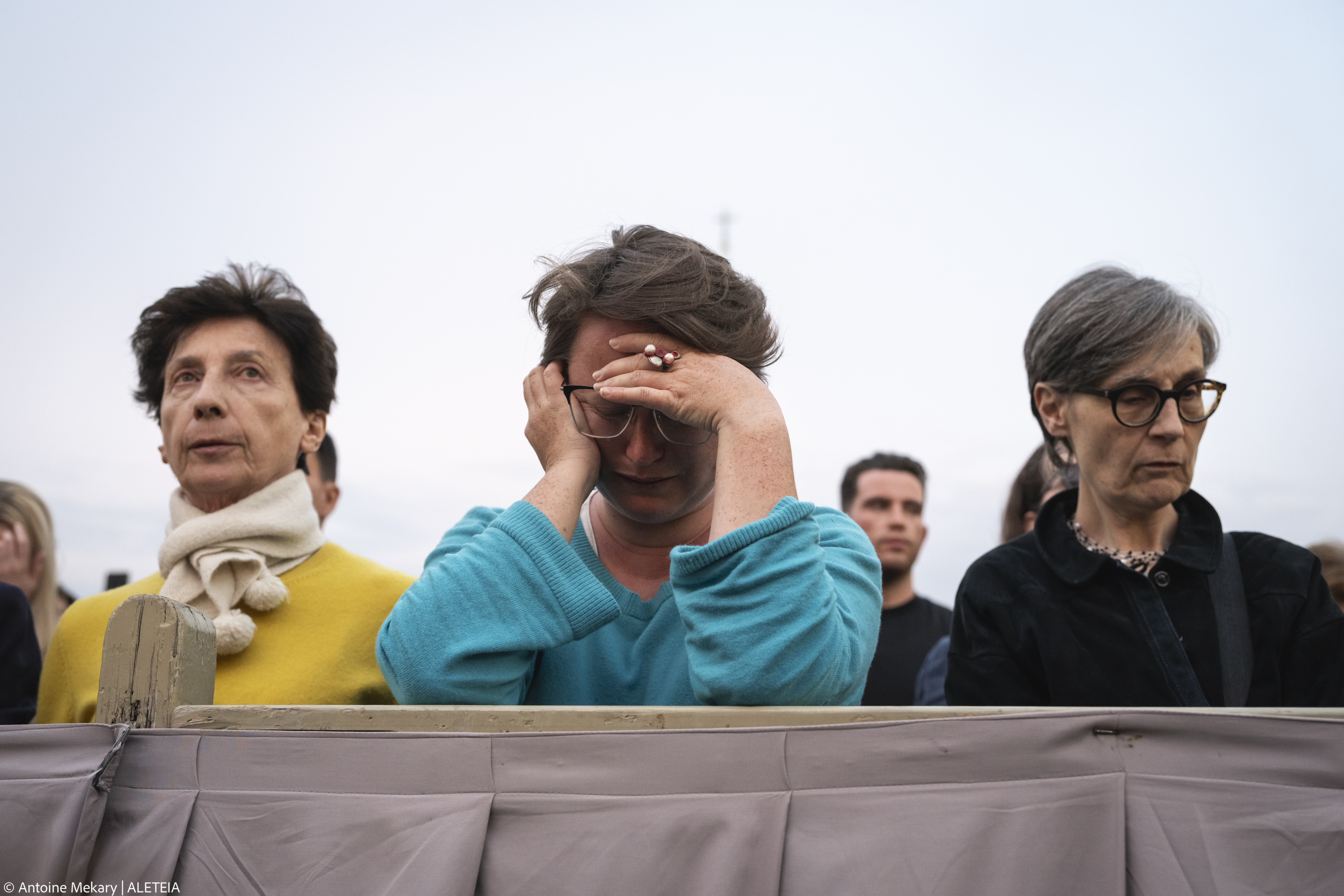 {"rendered":"[GALERIA] Modlitwa za zmar\u0142ego papie\u017ca Franciszka"}