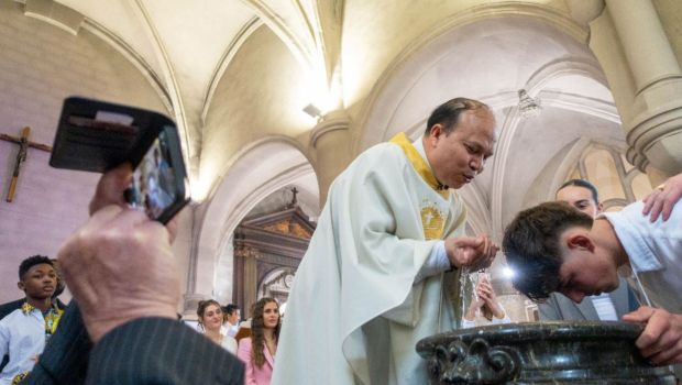 Chrzest dorosłych we Francji. Sondaż wśród katechumenów