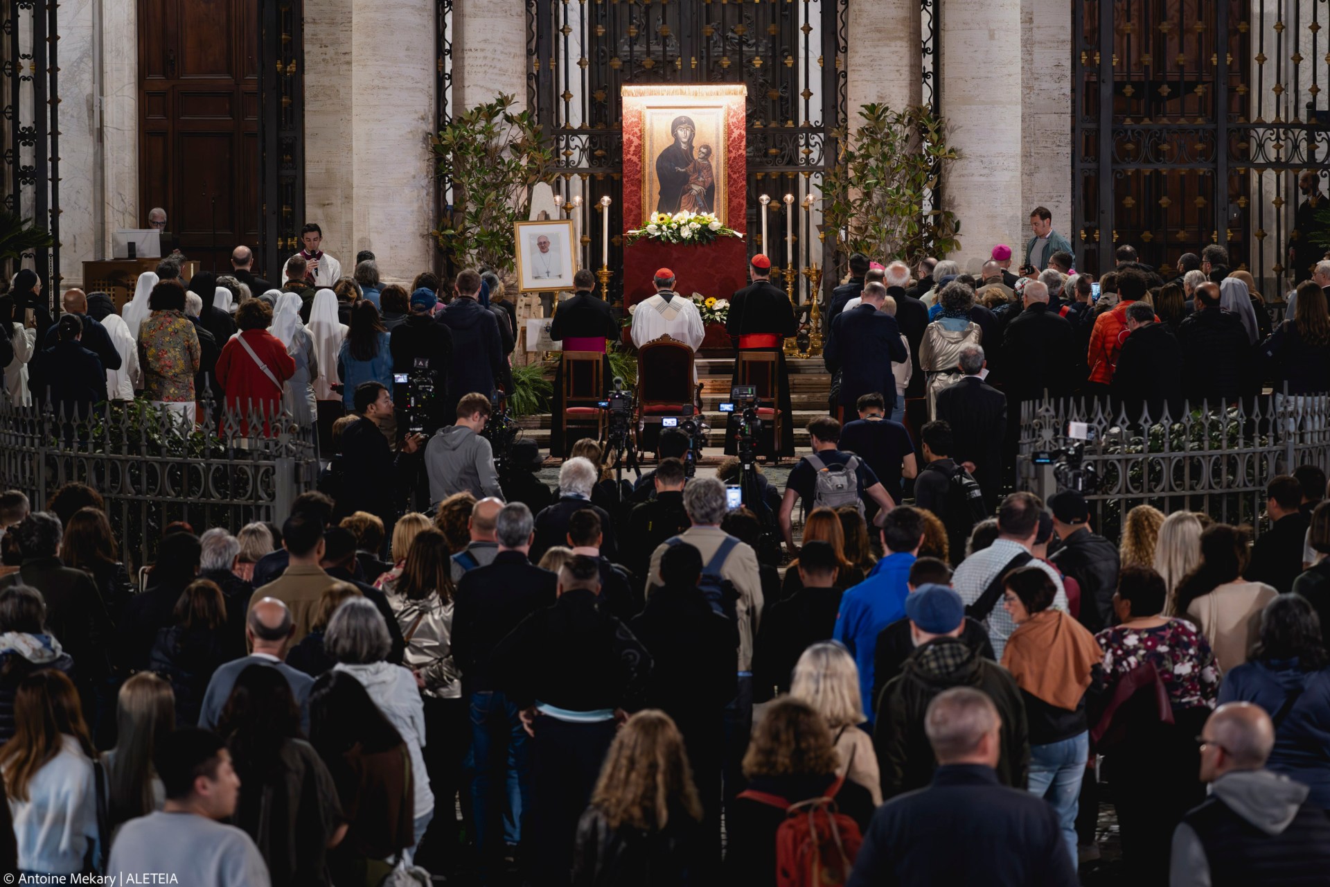 POPE FRANCIS ROSARY PRAYER SANTA MARIA MAGGIORE