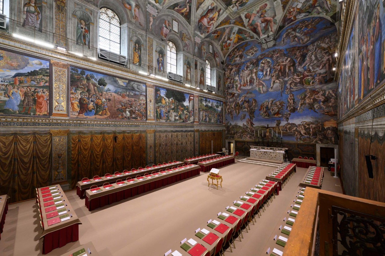 2025.05.06-Allestimento-Cappella-Sistina-Seconda-Parte.jpeg