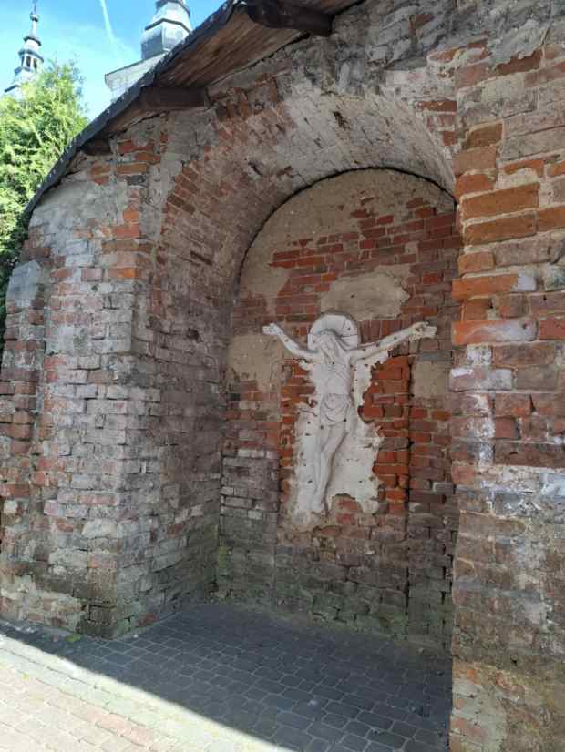 Sanktuarium w Paradyżu i obraz Jezusa Cierniem Ukoronowanego