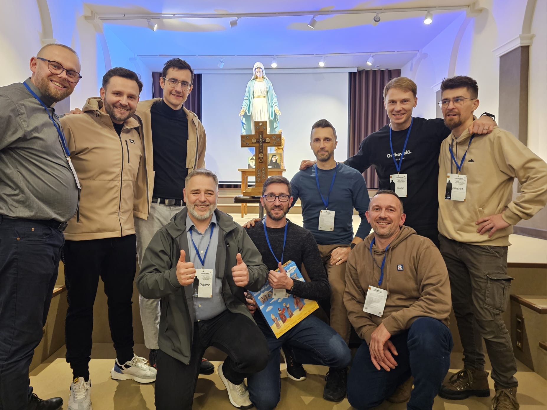 {"rendered":"[GALERIA] Spo\u0142eczno\u015b\u0107 Odbudowanych to \u0142\u00f3d\u017a Piotrowa, kt\u00f3ra \u0142owi poranionych"}