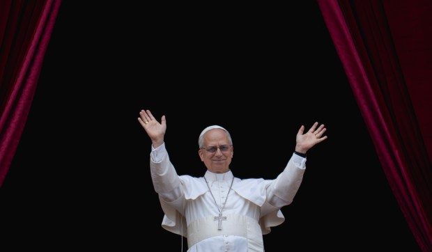 Corner Hero Image - Leon XIV w pierwszej modlitwie „Regina Caeli”: Módlmy się o powołania i o pokój
