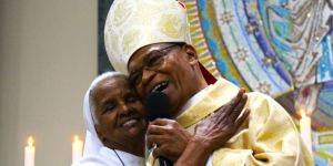 Ona jest zakonnicą, a jej syn biskupem: niesamowita historia siostry Sebastiany