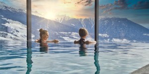 Zimny prysznic, mocna kawa i… różaniec? Jak małe dawki dyskomfortu budują siłę