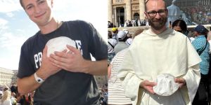 Dominikanin znów zamienił się z papieżem na piuski