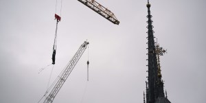 Iglica Notre-Dame de Paris odzyskuje wszystkie swoje posągi