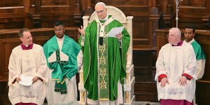 Papież Leon XIV: Uniwersytety katolickie nie mogą ulegać „syrenim śpiewom” współczesnych ideologii