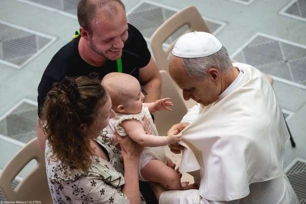 pope-leo-xiv-blesses-child-newborn-kids