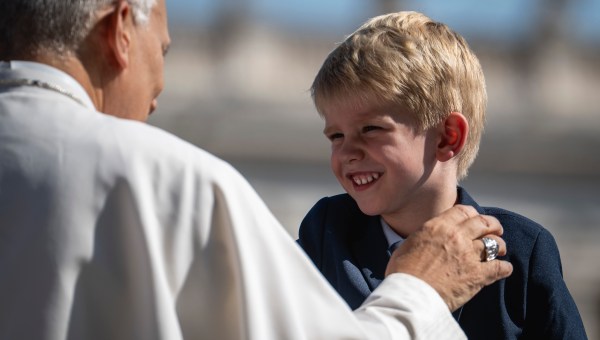 pope-leo-xiv-child-audience-august