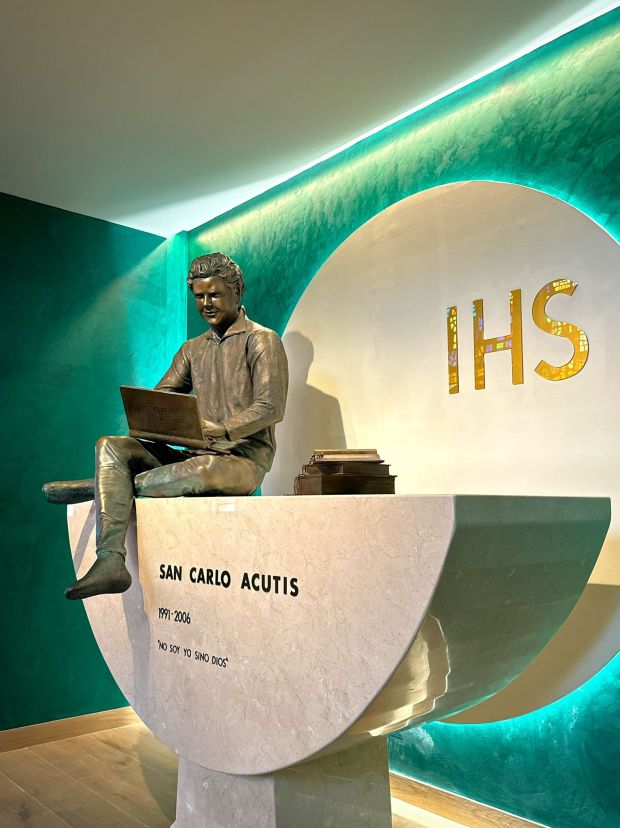 carlo acutis escultura en españa sebastian-Sanchez