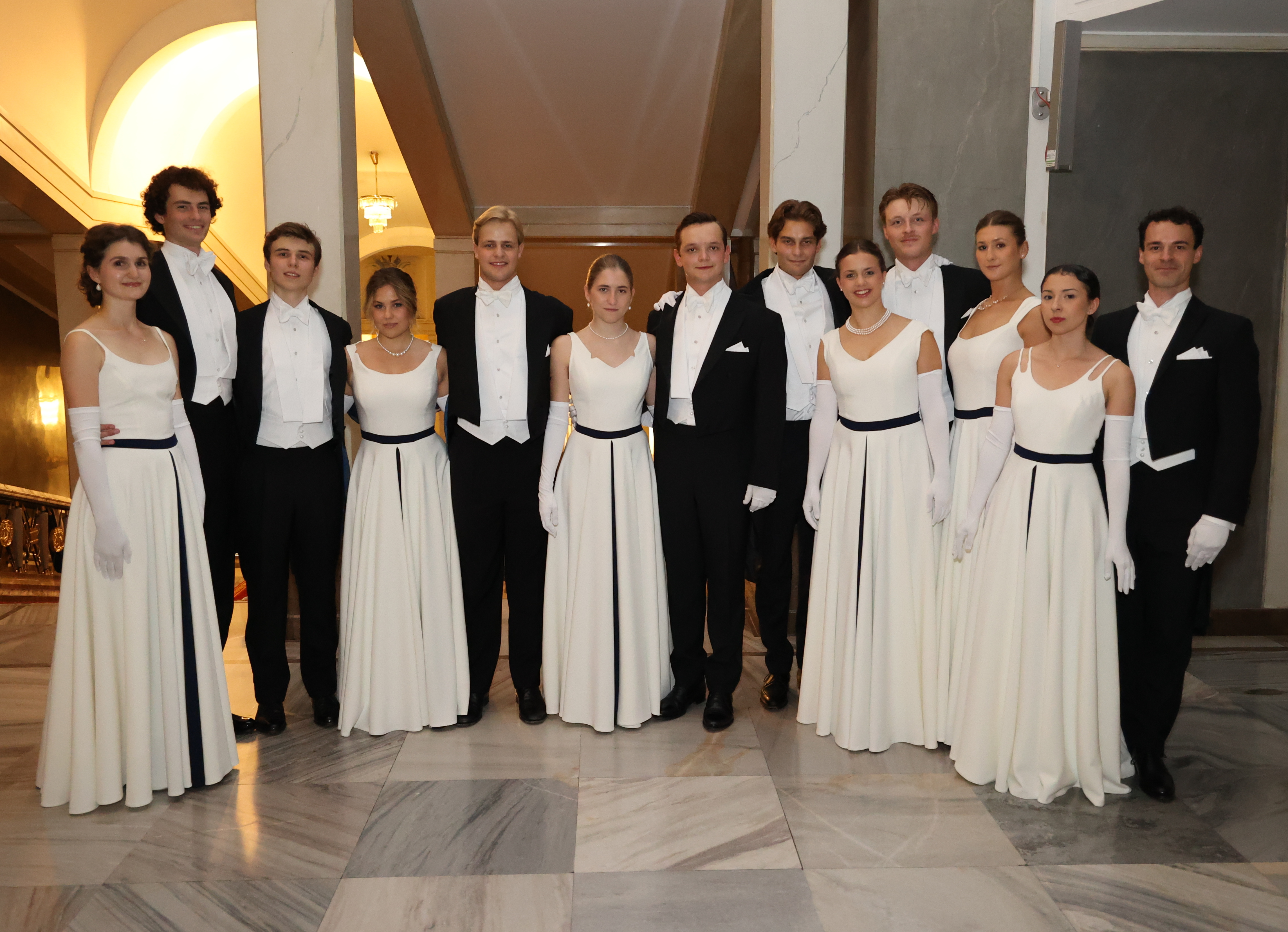 {"rendered":"Bal Debiutant\u00f3w #2"}