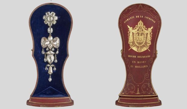 Corner Hero Image - Czym jest broszka relikwiarzowa, którą skradziono z Luwru?