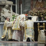 Kardynałowie Burke i Eijk przełamują liturgiczne getto