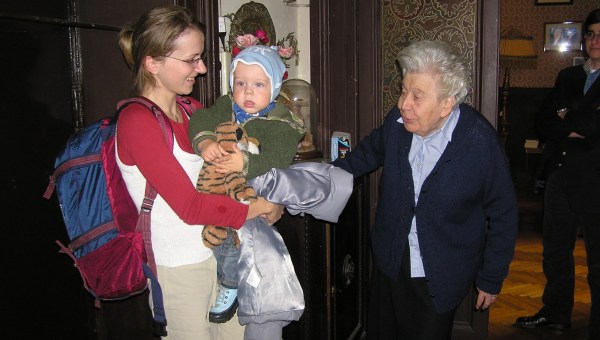 Corner Item Image - Cud za wstawiennictwem Błogosławionych Małżonków. Mała Esterka żyje dzięki ich modlitwie