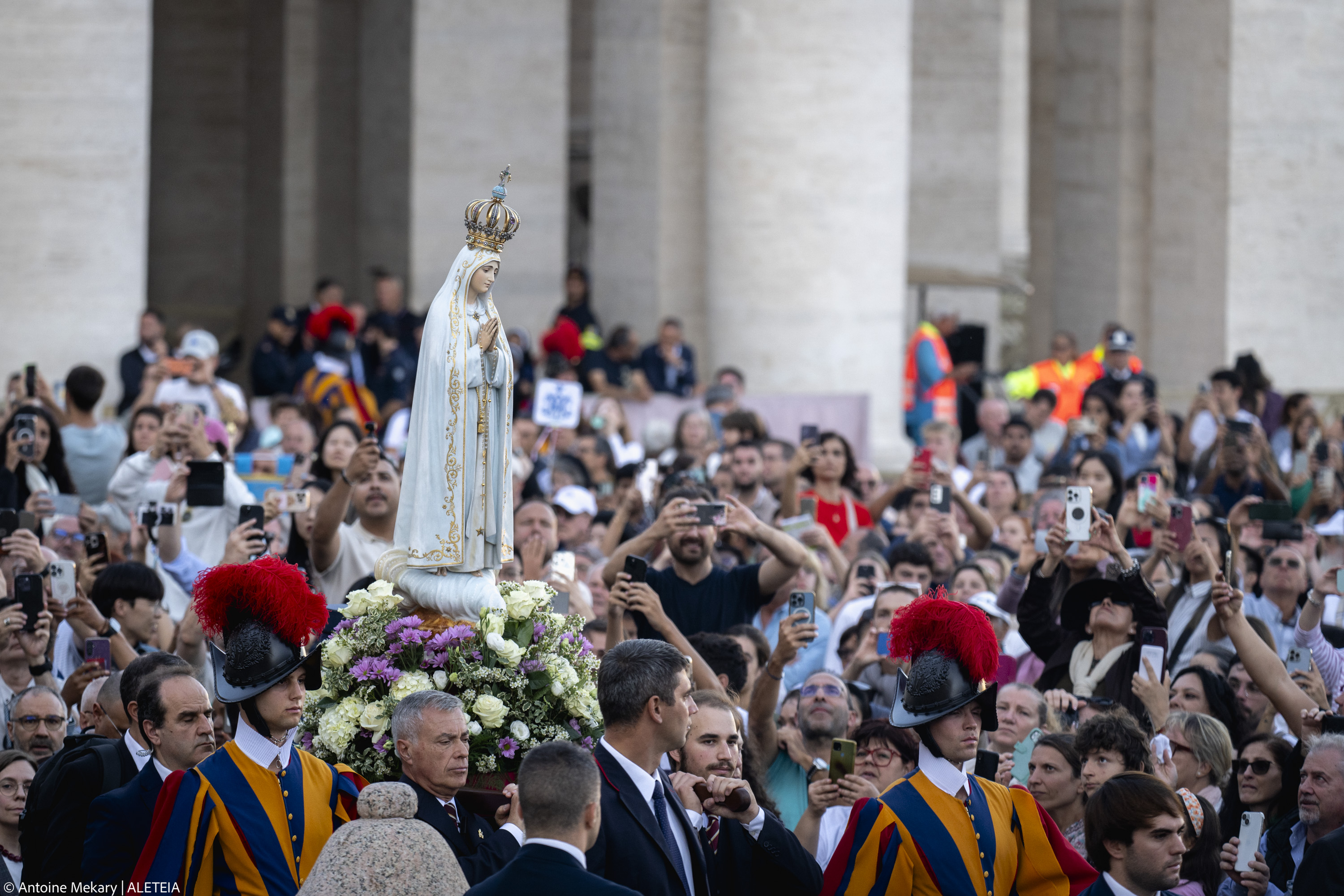 {"rendered":"Papie\u017c Leon XIV podczas r\u00f3\u017ca\u0144ca dla pokoju [galeria]"}