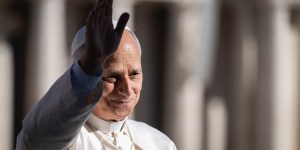 Papież Leon: Zmartwychwstanie nie uwalnia od trudu, ale zmienia sens