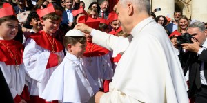 Uczniowie szkoły w Chicago, którzy zorganizowali udawane konklawe, spotkali się z papieżem Leonem!