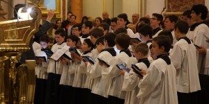 Od „Halo” i Robloxa do żywej liturgii: Chorał gregoriański przemawia do młodych