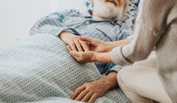 Corner Hero Image - Kiedy umierający odzyskują świadomość. Co zjawisko „terminalnej jasności” mówi o duszy człowieka