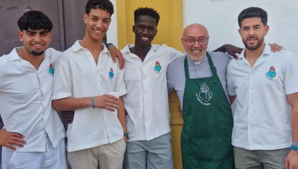 Corner Item Image - Dom, serce i uścisk – uzdrawiająca misja ojca Ángela