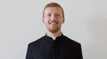 Miał umrzeć w kilka godzin. Niedługo będzie księdzem. Historia Jana [wywiad]