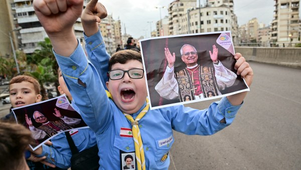 imam-al-mahdi-scouts-hold-portraits-of-pope-leo-xiv-lebanon-beirut