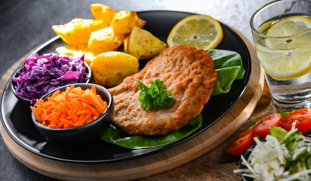 Corner Hero Image - Czy to naprawdę polski klasyk? O historii i sztuce perfekcyjnego kotleta schabowego