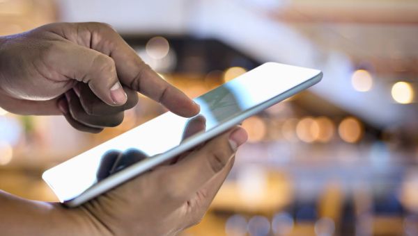 Corner Item Image - Czy tablet jest przedmiotem liturgicznym?